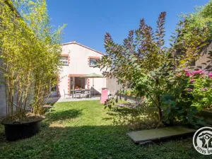 Image of Charming, Eco-Friendly Cottage: Terrace, Garden, Near Puy du Fou & Zoo, Ideal for Families