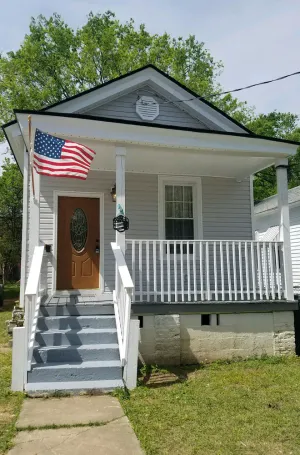 Image of Spacious 1 BR Home Centrally Located near Downtown, Hospitals + King Bed
