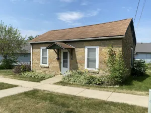 Image of Cottage on Main