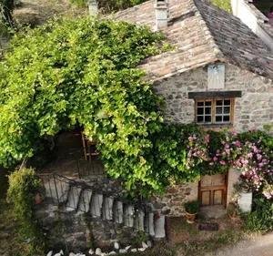 Image of Typical Cévenol Mazet with magnificent view