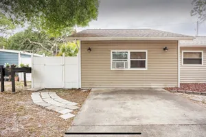 Image of UPDATED Studio Apartment close Beaches and downtown