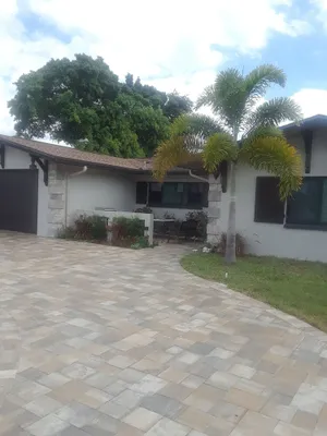 Image of Clean affordable Vac. rental suite 2 miles to beach\n3 priv, rms. Liv, Bed, Bath