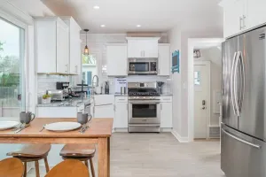 Image of Aʟɪᴄɪᴀ Sᴛʀᴇᴇᴛ Aғғʟᴜᴇɴᴄᴇ - Luxury Home