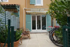 Image of La Londes les Maures, air-conditioned Mazet 7mn walk from Miramar beach
