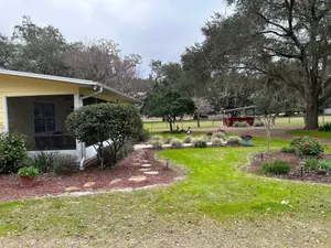 Image of Country living close to The Villages.