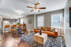 Image of Walkable to Oakley Square-Newly Renovated-King Bed