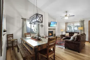 Image of Large 6 Bdrm Family Home near Park & YMCA Rec Center