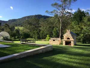Image of Garden Hill Retreat: Beautiful Sandstone Cottage: Swimming pool & Tennis court