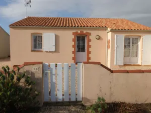 Image of Maison plain-pied avec jardin clos, 6 personnes, proche plage et centre, parking, 3 chambres - FR-1-224-787