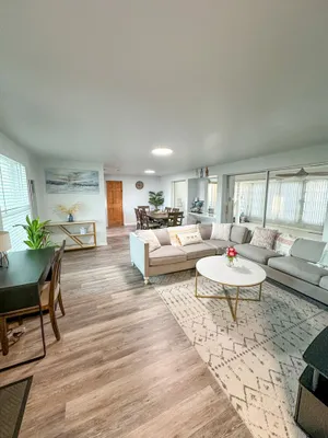 Image of Venice house 5 minutes from the Beach