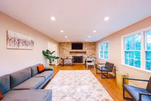 Image of Luxury 4-6 Bedroom House with Movie Theater