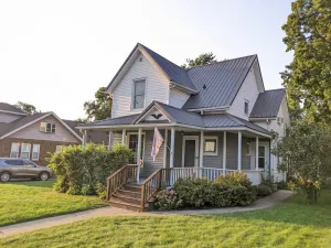 Image of Downtown Baraboo Blu-Mae Marie Folk House