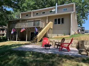 Image of Lakeside Escape