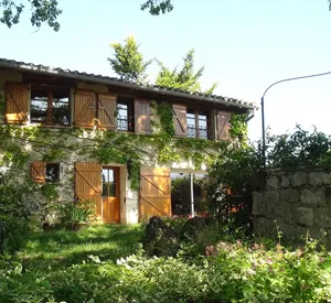 Image of House in Itzac, in the shade of a Tarn heritage oak.