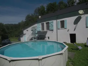 Image of Former school with swimming pool.