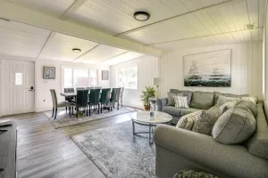 Image of 4 Bedroom\/2 bath Cozy Lake Milton Getaway with dock.  300 yards to the water!