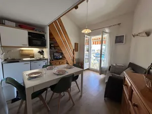Image of Appartement 2 pièces avec mezzanine, 4 couchages, balcon, parking, à 100m de la mer, Saint-Jean-de-Monts - FR-1-224C-295