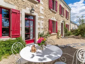 Image of Charming 1870 Cottage in Loire Valley: Cozy Stay with Modern Amenities Near Angers