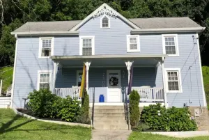 Image of Historic charmer w\/firepit surrounded by restaurants, shops and hiking trails
