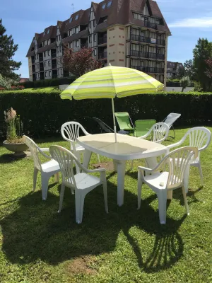 Image of 2-Bedroom Apartment Near Beach with Parking in Villers-sur-Mer