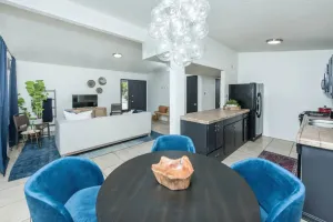 Image of Fresno House| 3 Bed\/2 Bath | Large Backyard | 1\/2 mile to 41 hwy!