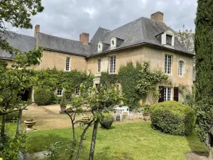 Image of Charming suite, sleeps 4, in a quiet garden in Anjou