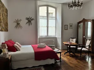 Image of Loire Valley 18th century 3-star  apartment with today’s comfort and garden