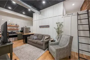 Image of Apartment in Refurbished bldg w\/Gym access