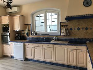 Image of Charming 220m² Villa, 5 bedrooms, pool (heated), in Provence, 4-star **** rated