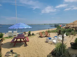 Image of BEACHHOUSE SUITE BEACH AND KAYAKS IN BACKYARD