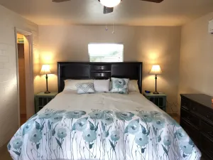 Image of Clean, renovated 1 Bedroom with everything you need. Granite, Travertine!