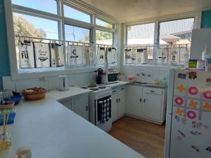 Image of Torquay cute cosy  retro  2bRoom  holiday unit near beaches, and pets welcome.