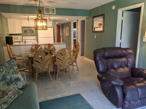 Image of Bass & Fun Condominiums on Lake Okeechobee, 2 \/ 2 Condo.