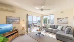 Image of Yarramundi, 4,47 Magnus Street - air conditioned unit with air con, wi-fi, water views and close to town