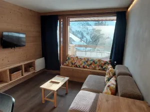 Image of Apartment for 4 on Promenade des Ardoisières, Ski-in\/Ski-out Access
