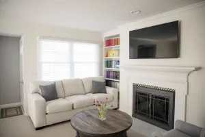 Image of Remodeled condo. Less than half a mile to downtown HS, the beach and boat docks!