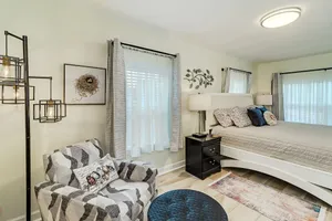 Image of Farmhouse Chic Luxe 3\/2 Home near I4