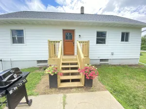Image of Cozy Farmhouse located in the country  between Devils Lake and Wisconsin Dells