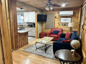 Image of Cozy cottage condo with easy access to TIEC, Hendersonville, Asheville & Boone