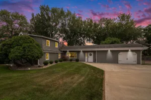Image of Lakeshore Cottage