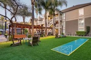 Image of Family Fun at California's Great America Theme Park! 2BR Suite w\/ FREE Breakfast