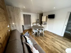 Image of Résidence Oisans - Studio pour 4 entierement rénové ski aux pieds au coeur des Ménuires MAE-5514