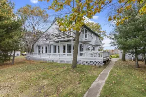 Image of Family Friendly Lake Home with level lot & Large game Rm, Dog friendly!