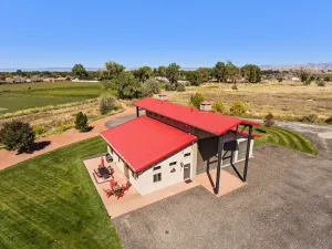 Image of Carriage House: 5 Acres of Pet-Friendly Paradise