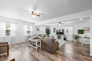 Image of Luxurious Modern Farmhouse 3BR\/2BA