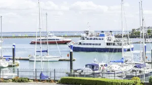 Image of Cowes 2 Bedrooms 2 Bathrooms With Marina Views, Good Reviews And Rates. IOW.