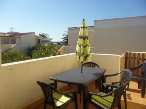 Image of Appartement T2 avec Terrasse, à 200m de la Plage, Parking Inclus - Idéal Famille - FR-1-782-70