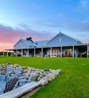 Image of GREENACRES FARMSTAY LUXURY RURAL RETREAT PEACEFUL PRIVATE sleeps 10 guests .