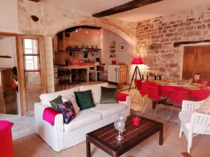 Image of Helene & Antoine's house in Bonnieux XII century