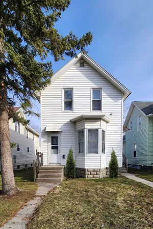Image of Large spacious room 5 minutes walk to historic downtown Manistee